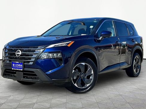 Used 2025 Nissan Rogue SV AWD/4WD image 3