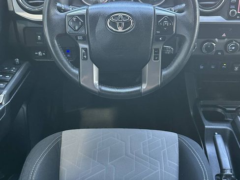 Used 2020 Toyota Tacoma TRD Off-Road w/ Technology Package AWD/4WD image 41