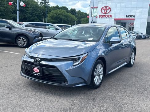 Used 2026 Toyota Corolla LE w/ LE Premium Package FWD image 3