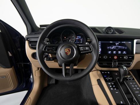 New 2026 Porsche Macan image 16