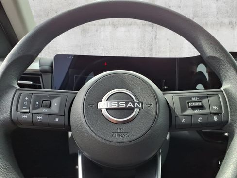 Used 2025 Nissan Kicks S AWD/4WD image 23