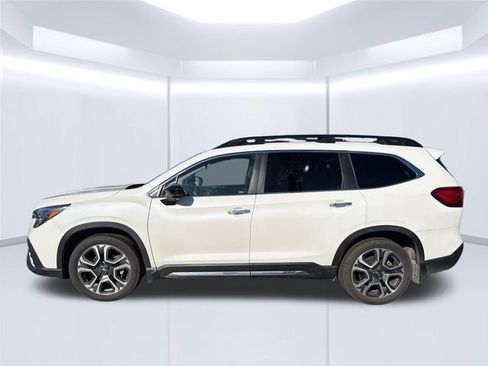 Used 2025 Subaru Ascent Touring AWD/4WD image 2