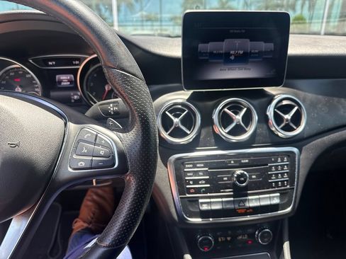 Used 2020 Mercedes-Benz GLA 250 4MATIC image 4
