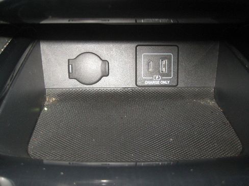 Used 2020 Nissan Pathfinder S image 17