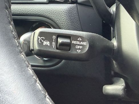 Used 2023 Porsche Macan image 34