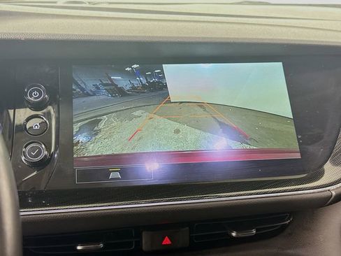 Used 2023 Buick Envision Essence image 13