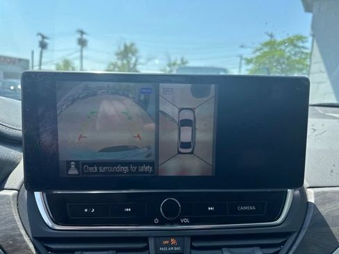 Used 2023 Nissan Altima 2.5 SL AWD/4WD image 16