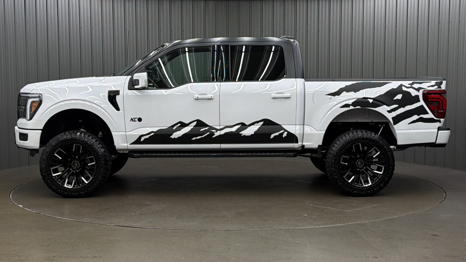 Used 2026 Ford F150 Lariat AWD/4WD image 2