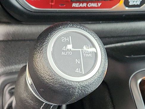 Used 2024 Jeep Wrangler Unlimited Rubicon 4xe AWD/4WD image 24