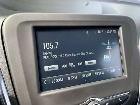 Used 2018 Chevrolet Equinox LT FWD image 23