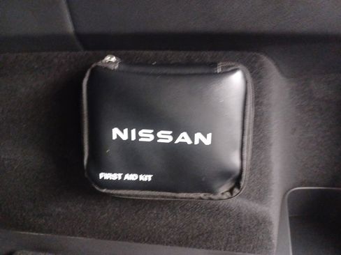 Used 2024 Nissan Rogue SV FWD image 11