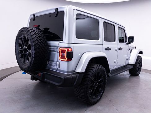 Used 2022 Jeep Wrangler Unlimited Sahara AWD/4WD image 22