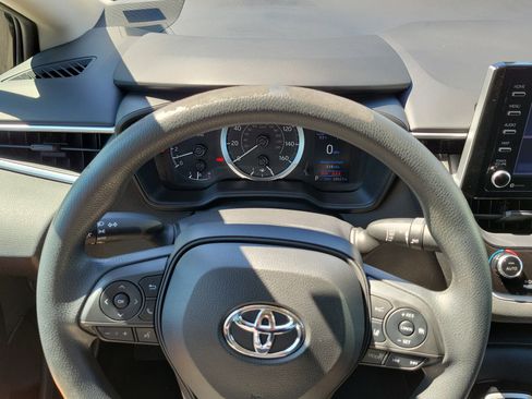 Used 2021 Toyota Corolla LE FWD image 23