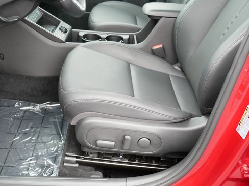 Certified 2026 Hyundai Kona SEL Premium AWD/4WD image 12