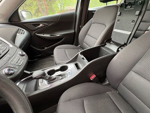 Used 2023 Chevrolet Malibu LT FWD image 32