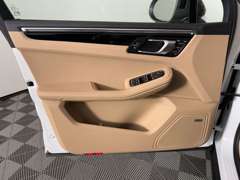 New 2026 Porsche Macan Turbo image 25