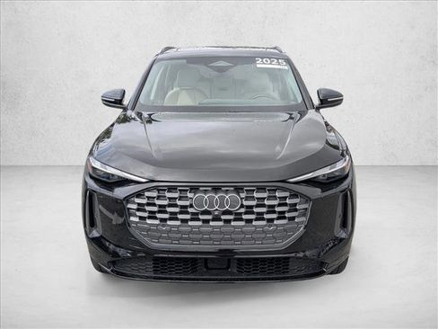 Certified 2025 Audi Q5 Premium w/ Convenience Package image 2