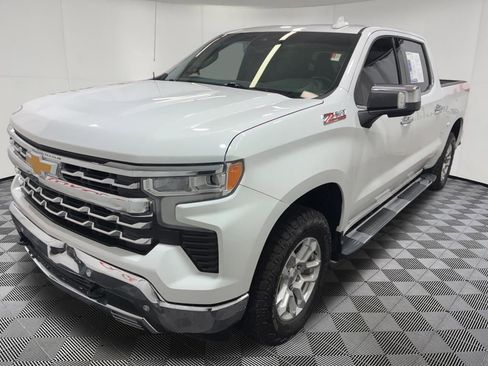 Used 2023 Chevrolet Silverado 1500 LTZ w/ LTZ Convenience Package II AWD/4WD image 3