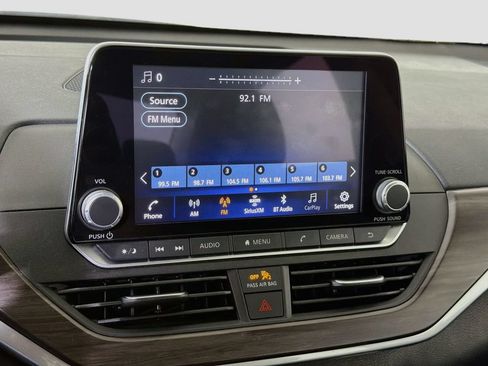 Used 2025 Nissan Altima 2.5 SV FWD image 17