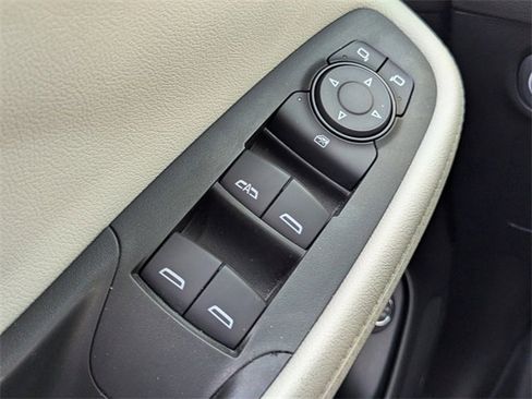 Used 2021 Buick Encore GX Essence w/ Advanced Technology Package image 22