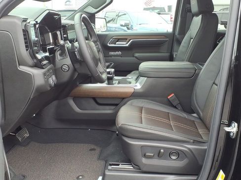 New 2026 Chevrolet Silverado 1500 High Country w/ Midnight Edition AWD/4WD image 13