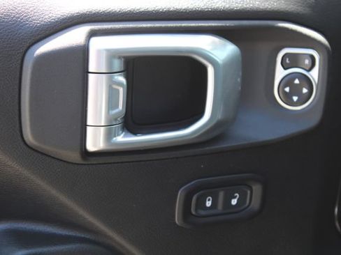 Used 2022 Jeep Wrangler Unlimited Sport AWD/4WD image 14