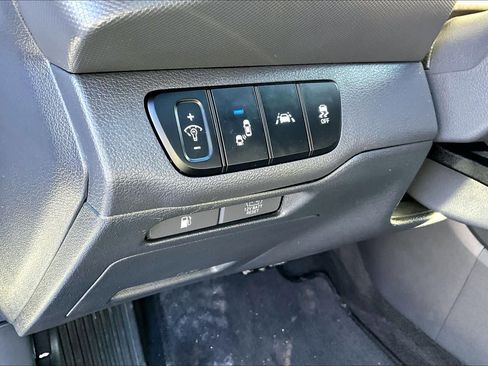 Used 2022 Hyundai Ioniq SEL image 33