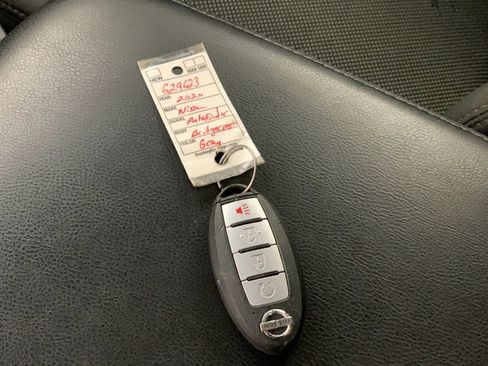 Used 2020 Nissan Pathfinder SV FWD image 43