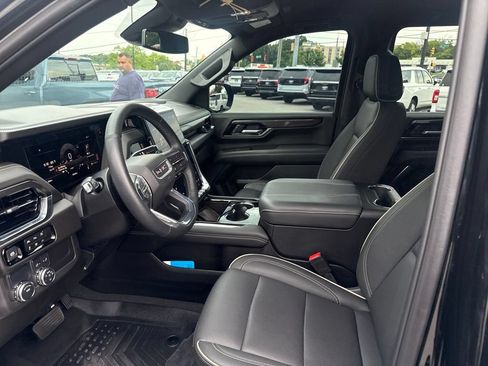 Used 2025 GMC Yukon XL Elevation RWD image 16