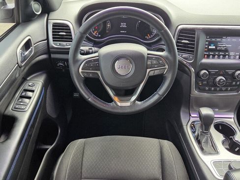 Certified 2019 Jeep Grand Cherokee Laredo AWD/4WD image 14
