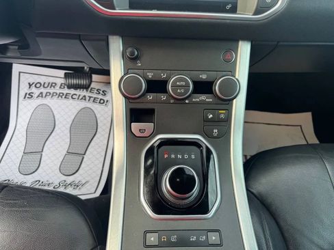 Used 2017 Land Rover Range Rover Evoque SE image 21