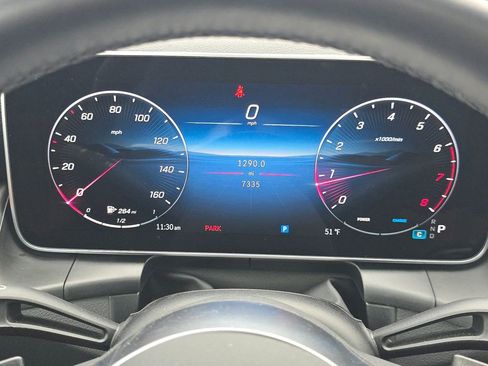 Used 2025 Mercedes-Benz GLC 300 4MATIC image 29