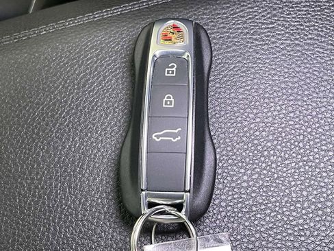 Used 2024 Porsche Cayenne image 45