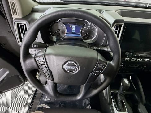 Certified 2025 Nissan Frontier SV RWD image 19