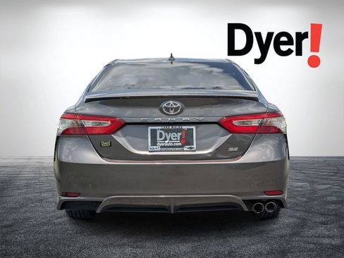 Used 2019 Toyota Camry SE FWD image 5