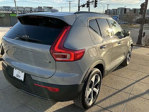 Certified 2025 Volvo XC40 B5 Plus image 6