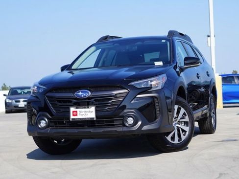 Used 2025 Subaru Outback Premium AWD/4WD image 4