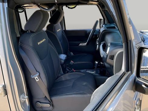 Used 2015 Jeep Wrangler Unlimited Sahara AWD/4WD image 9