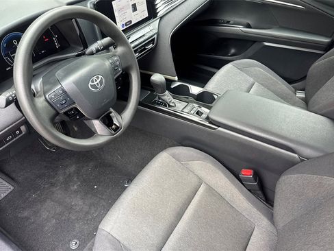 Certified 2025 Toyota Camry LE image 9