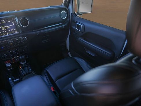 Used 2023 Jeep Wrangler Unlimited Rubicon 4xe image 25