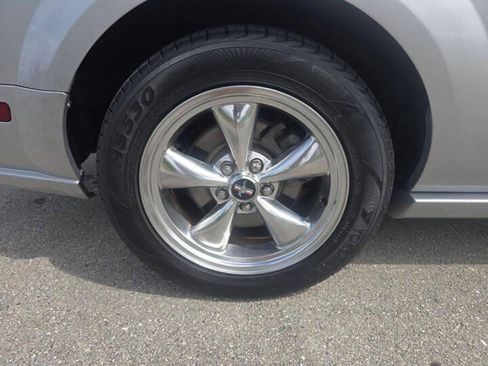 Used 2006 Ford Mustang GT Premium image 25