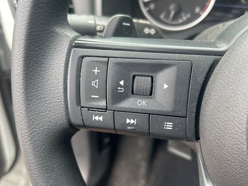 Used 2023 Nissan Rogue S AWD/4WD image 20