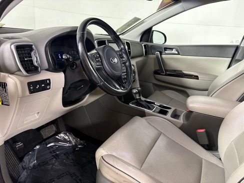 Used 2019 Kia Sportage EX w/ EX Technology Package FWD image 22