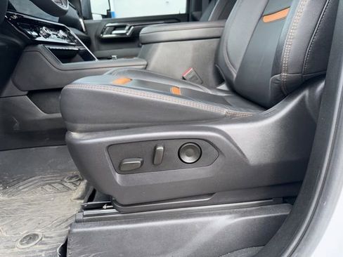 Used 2025 GMC Sierra 2500 AT4 w/ AT4 Premium Plus Package AWD/4WD image 42