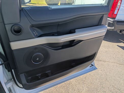 Certified 2024 Ford Expedition Limited image 36