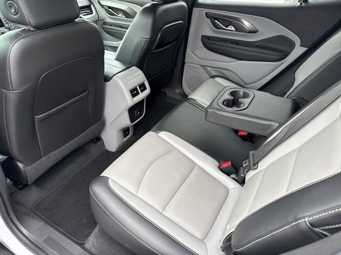 Used 2022 GMC Terrain SLT image 21