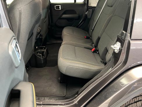 Certified 2025 Jeep Wrangler Sahara image 21