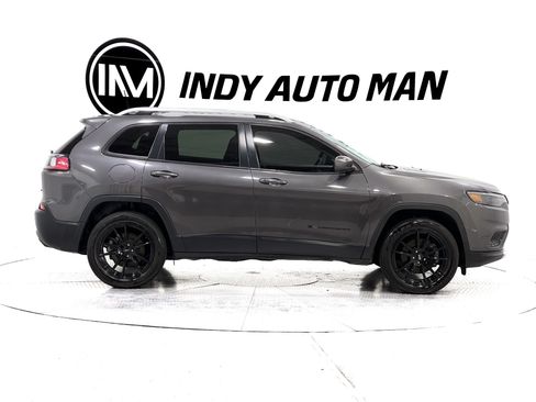 Used 2019 Jeep Cherokee Limited AWD/4WD image 3
