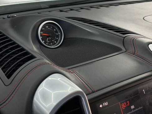 Used 2018 Porsche Cayenne Platinum Edition w/ Premium Package image 20