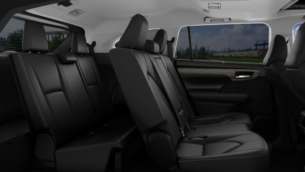 New 2026 Toyota Highlander Limited AWD/4WD image 4
